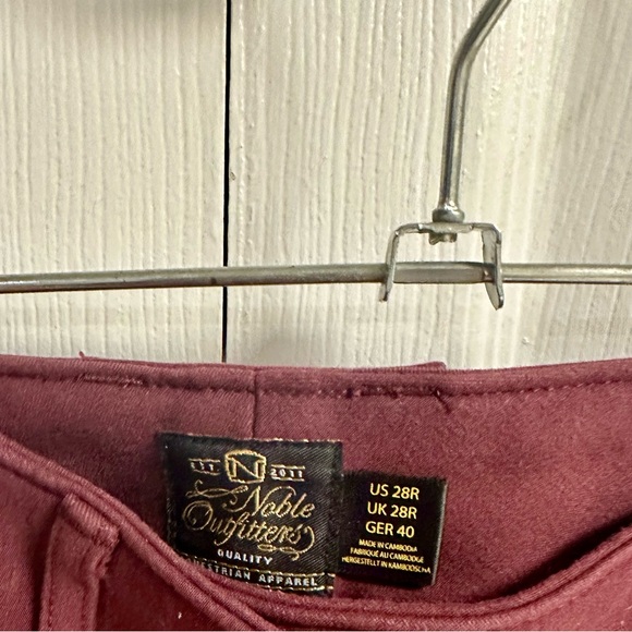 Noble Outfitter Horse Riding
Burgendy Knee Breech 28R - Picture 3 of 8